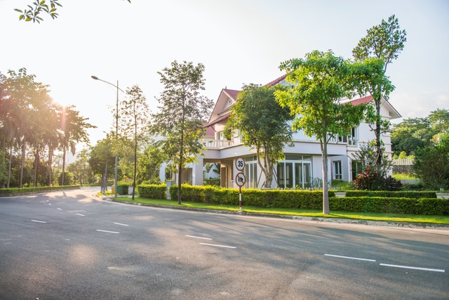 Biệt thự Xanh Villas được giới chuyên gia đánh giá là một siêu phẩm BĐS giàu tiềm năng cho thuê và đầu tư sinh lời tại thị trường BĐS nhà ở siêu sang hiện nay của Hà Nội.